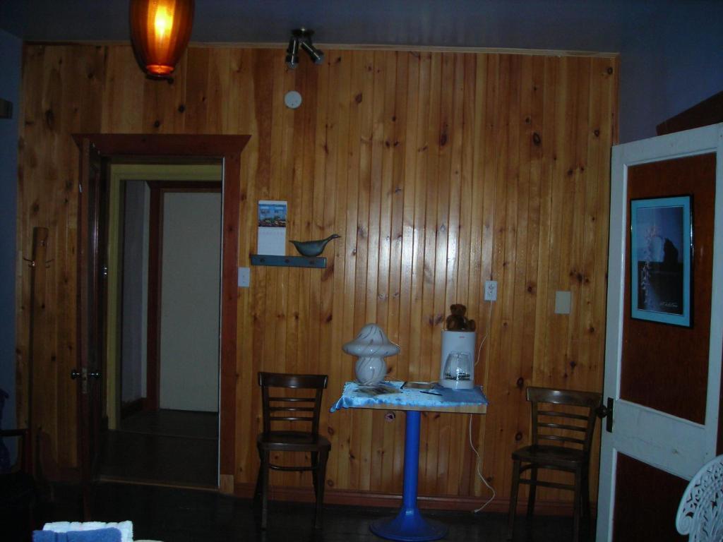 Gite Des Hauteurs Et Cafe De La Place Saint Zenon Oda fotoğraf