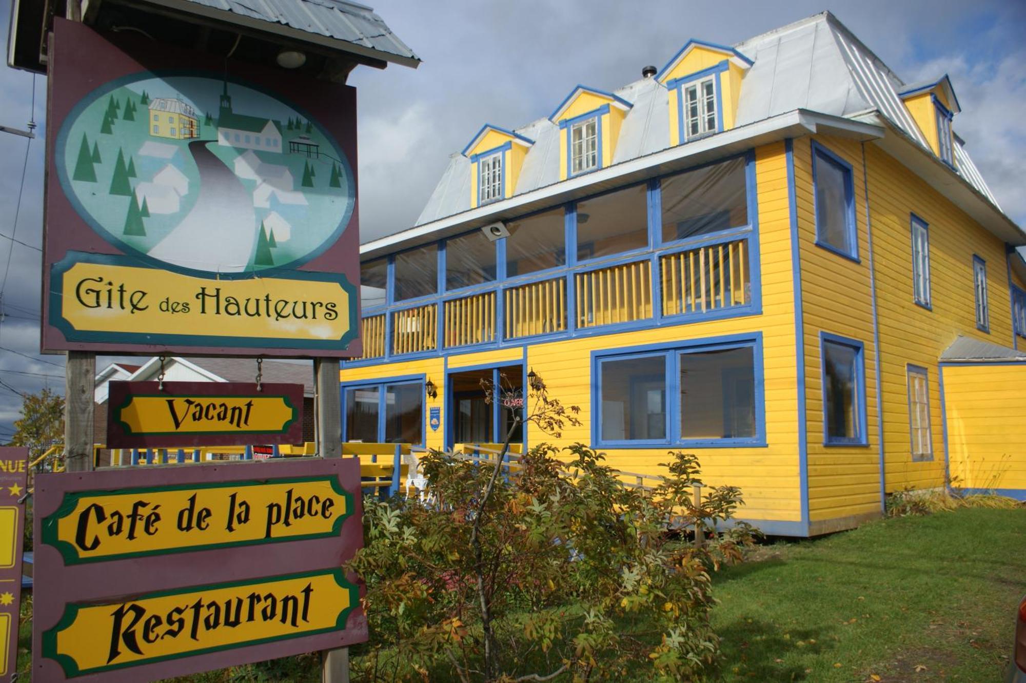 Gite Des Hauteurs Et Cafe De La Place Saint Zenon Dış mekan fotoğraf